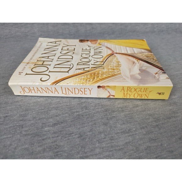 🍭 3/$10 Johanna Lindsey: A Rogue of My Own- Reid Family #3 (Paperback) - Picture 2 of 4